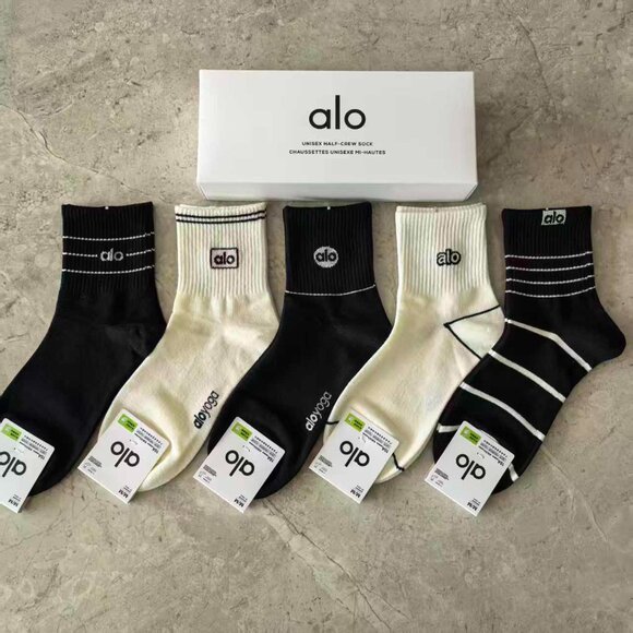 A35- ALO Yoga Women's Retro Stripe & Logo Half-Crew Socks 5-Pair Boxed Set